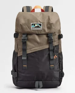 Boondocker Recycelter 26L Rucksack - Schwarz/Khaki