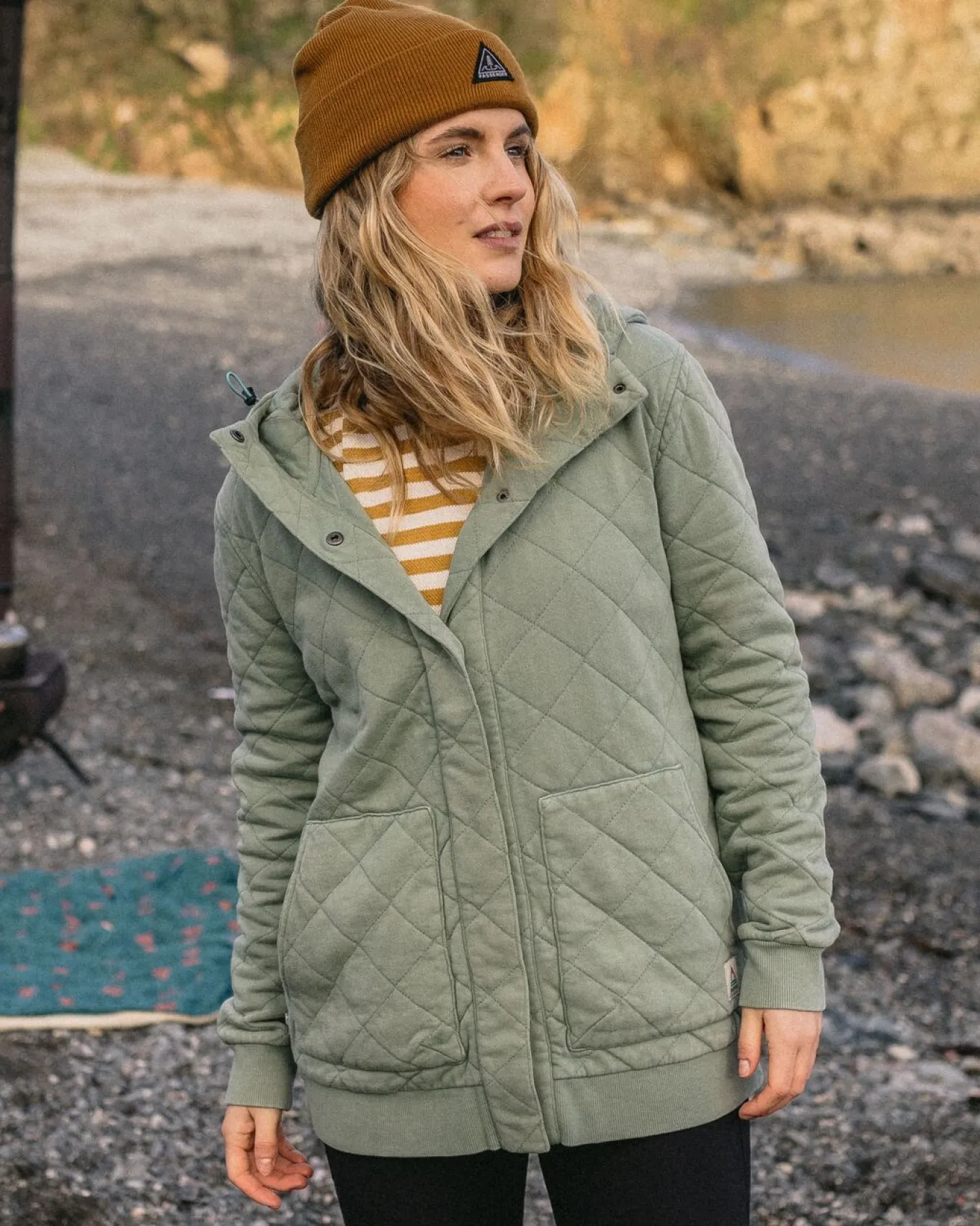 Clementine Recycelter Gesteppter Kapuzenpullover knöpfbar - Pistazie