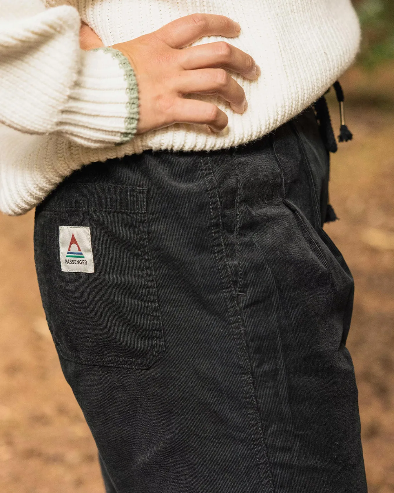 Compass Recycelte Cordhose - Schwarz