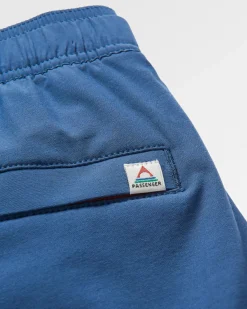 Core Allzweck-Short - Dunkler Denim