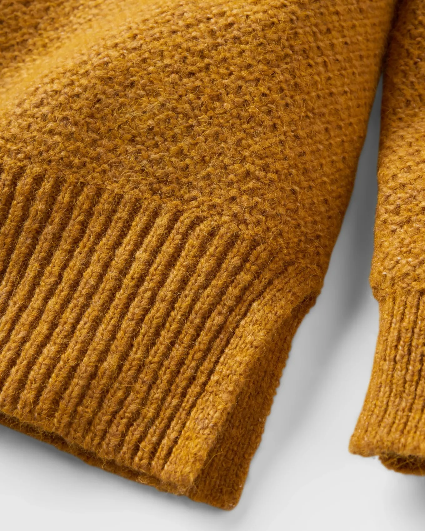 Cove Recycelter Gestrickter Pullover - Bernsteingold