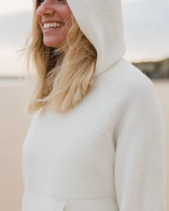 Cove Recycelter Gestrickter Hoodie - Cremefarben
