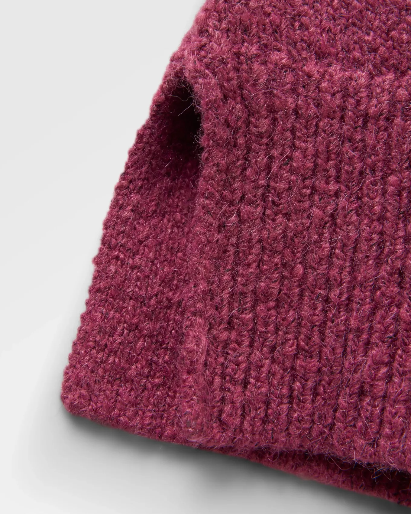 Cove Recycelter Gestrickter Hoodie - Rhabarber