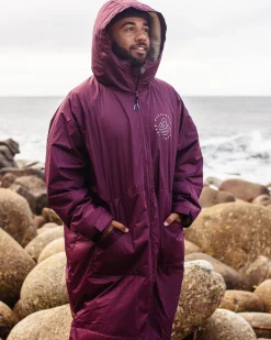 Escapism Recycelter Sherpa-gefütterter Surf Poncho - Windsor-Wein
