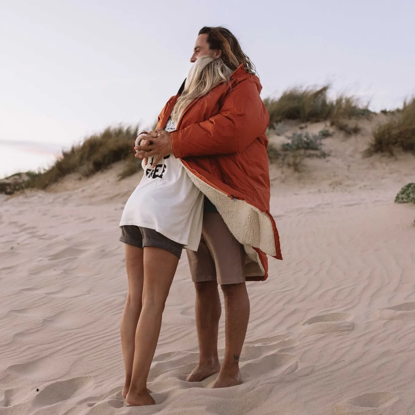 Escapism Recycelter Sherpa-gefütterter Surf Poncho - Rost