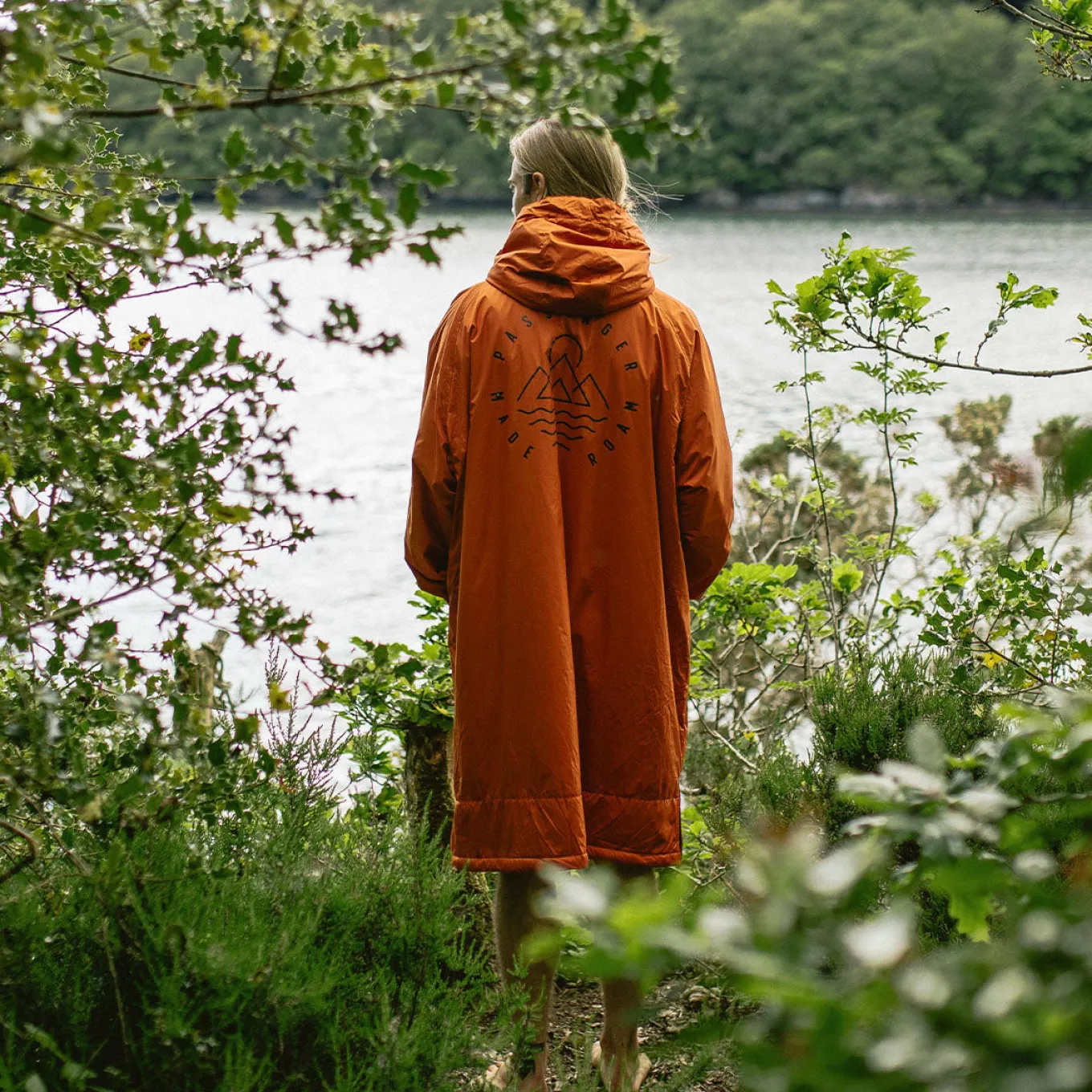 Escapism Recycelter Sherpa-gefütterter Surf Poncho - Rost