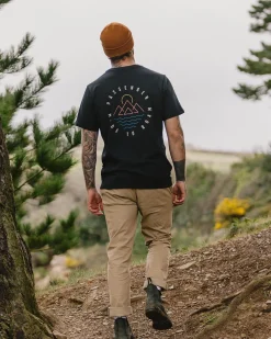 Escapism Recyceltes Baumwoll-T-Shirt - Schwarz