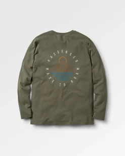 Escapism Recyceltes Langarm-T-Shirt - Staubige Olive