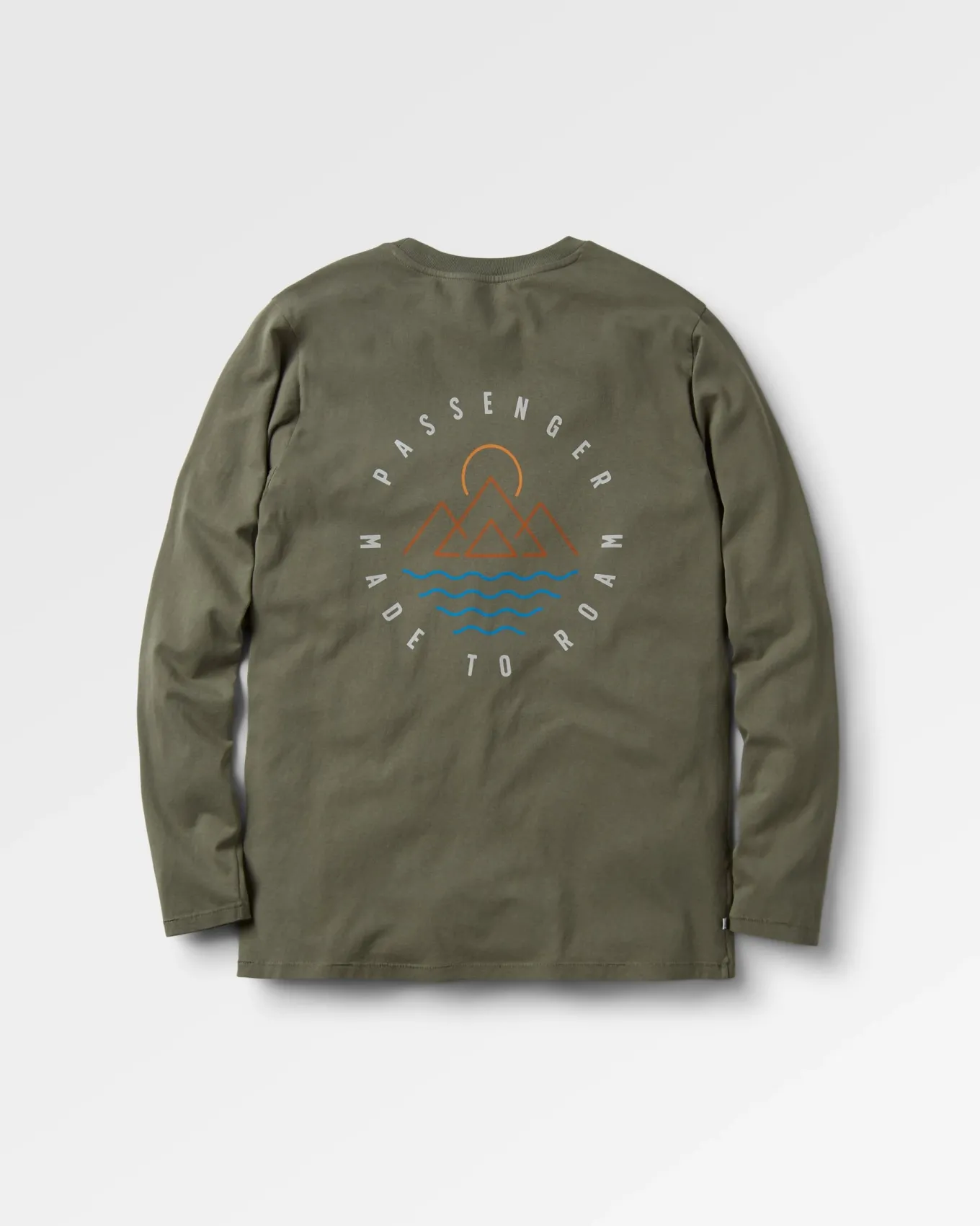 Escapism Recyceltes Langarm-T-Shirt - Staubige Olive