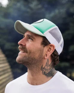 Escapism Trucker Cap - Grüne Feige