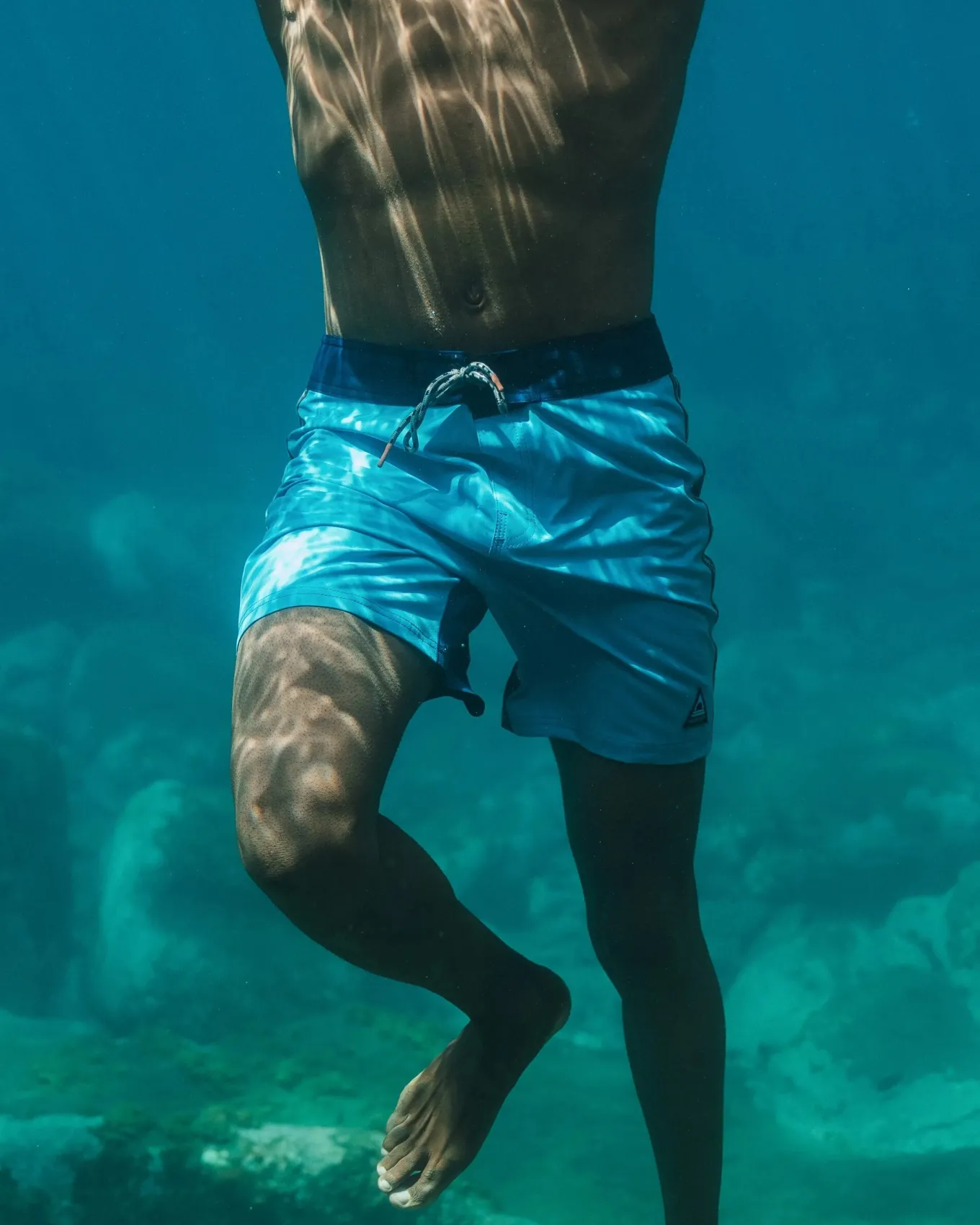 Hollow Recycelte Boardshorts - Blauer Pool