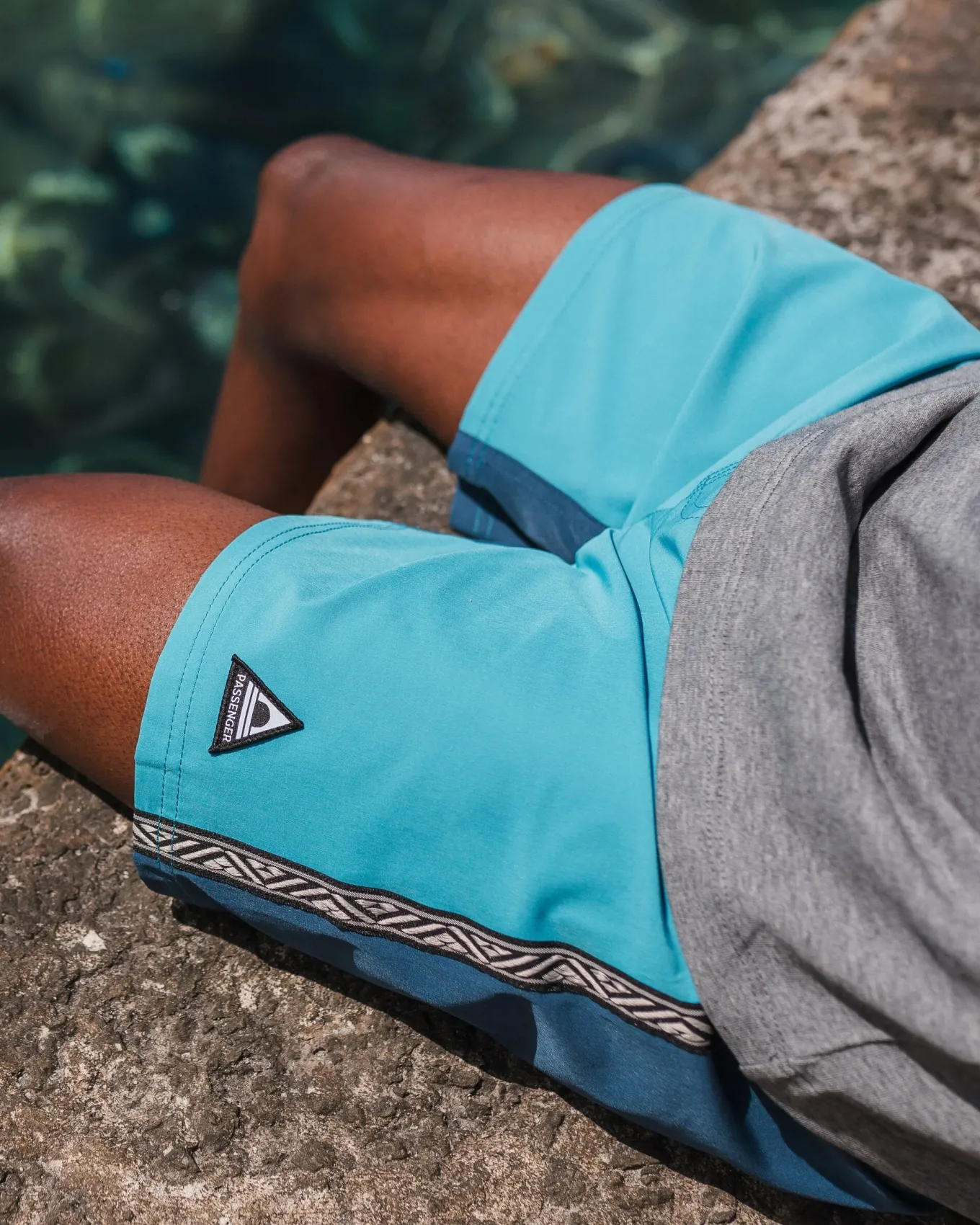 Hollow Recycelte Boardshorts - Blauer Pool