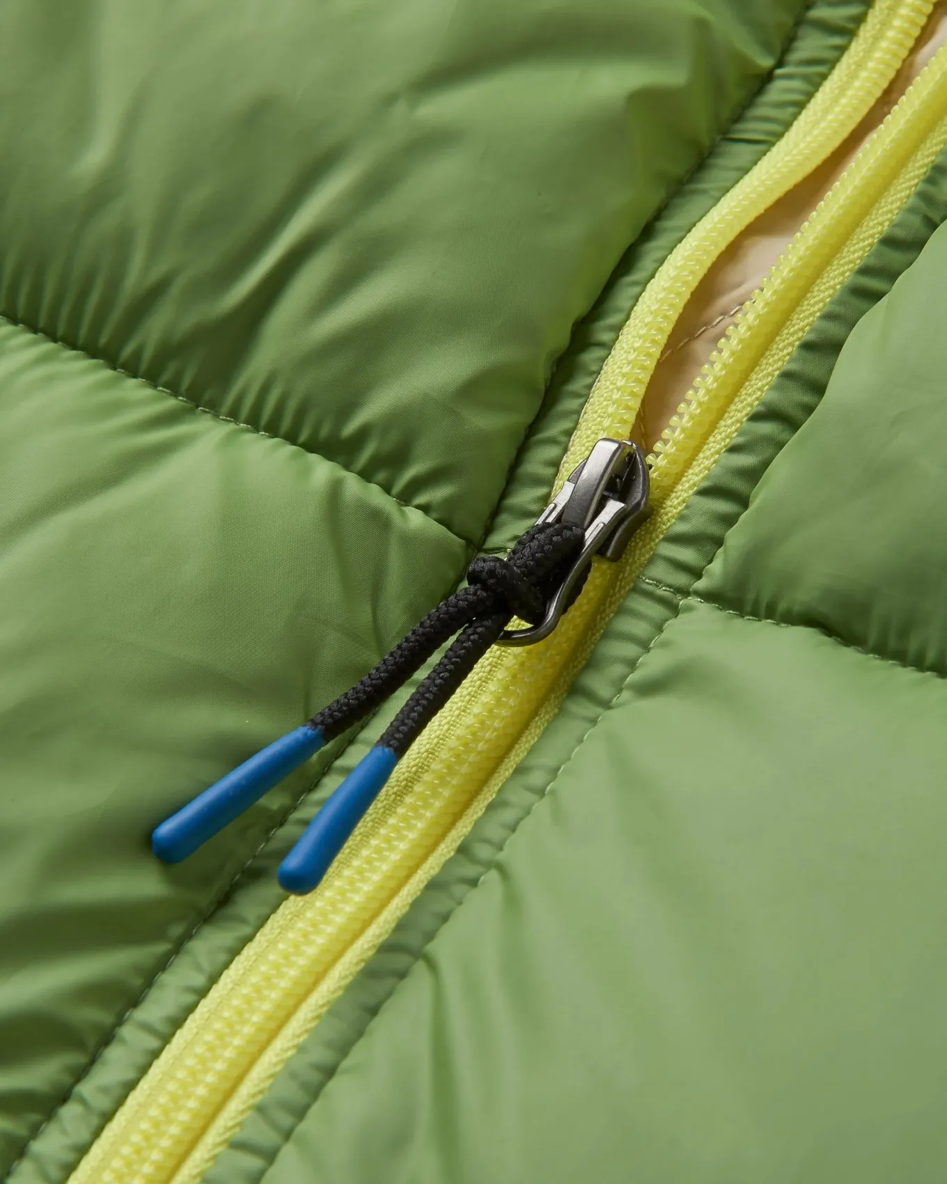 Kai Recycelte Isolierjacke - Holzkohle