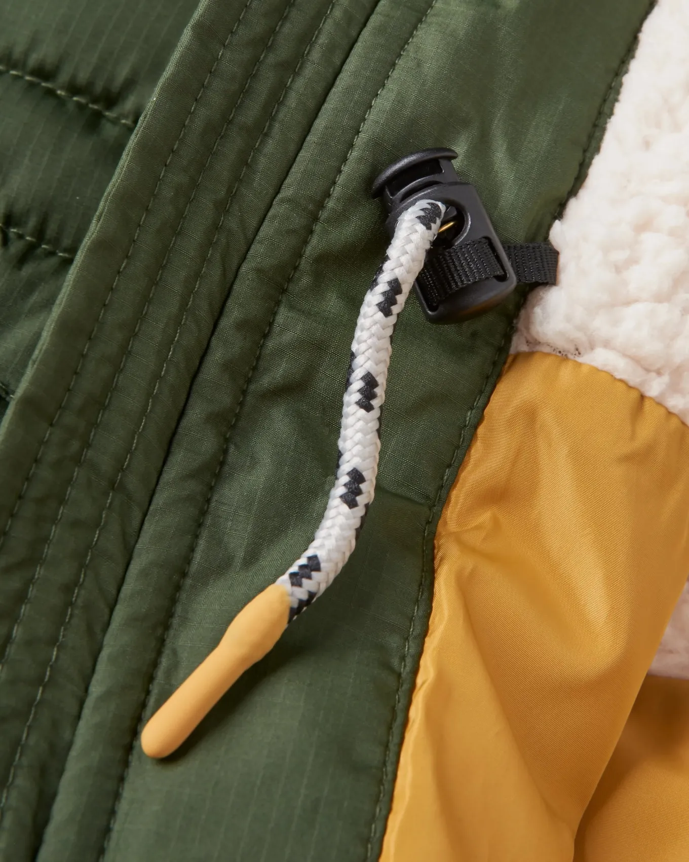 Kinsey recycelte 2.0 Jacke - Tannengrün