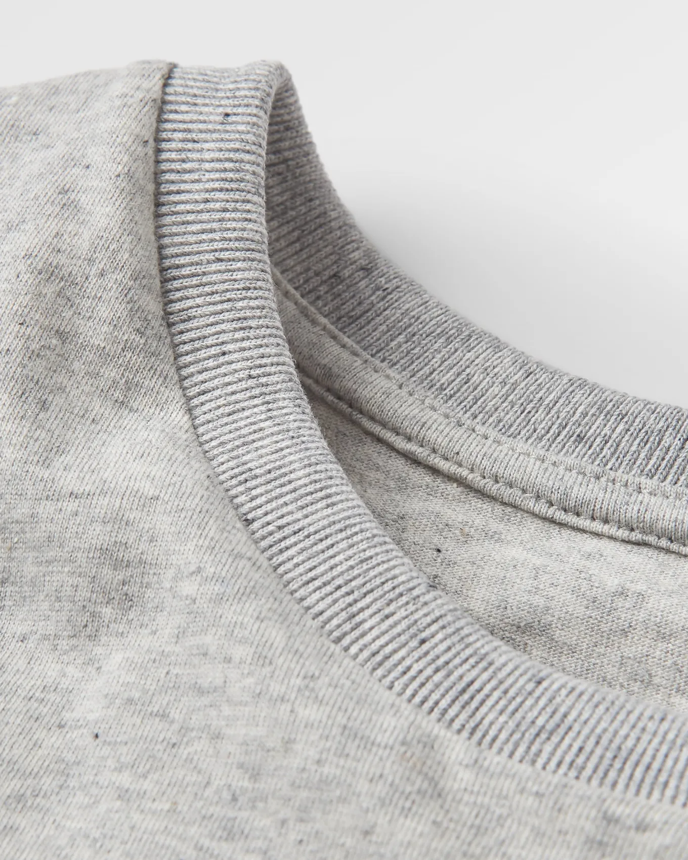 Made To Roam Recyceltes Baumwoll-T-Shirt - Graumeliert