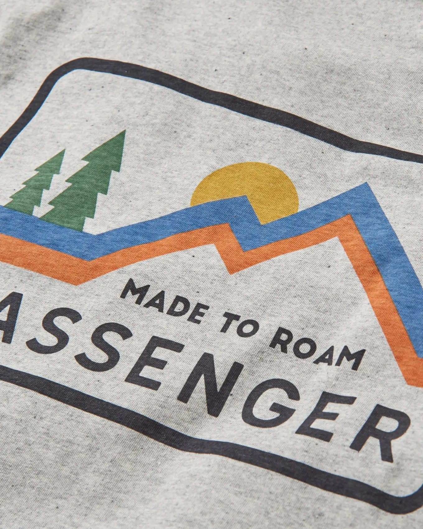 Made To Roam Recyceltes Baumwoll-T-Shirt - Graumeliert