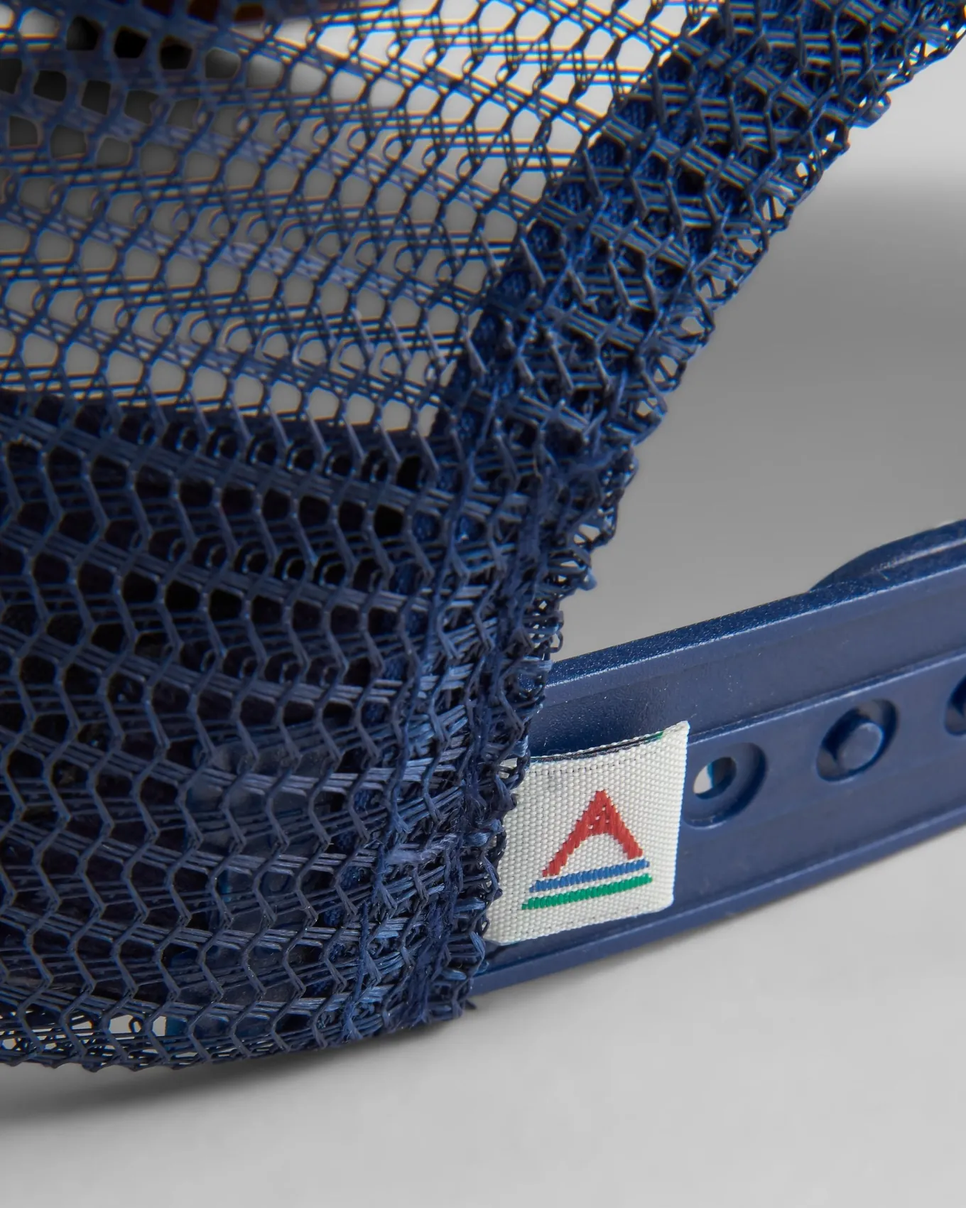 Made To Roam Trucker Kappe - Sattes Marineblau/Gummi