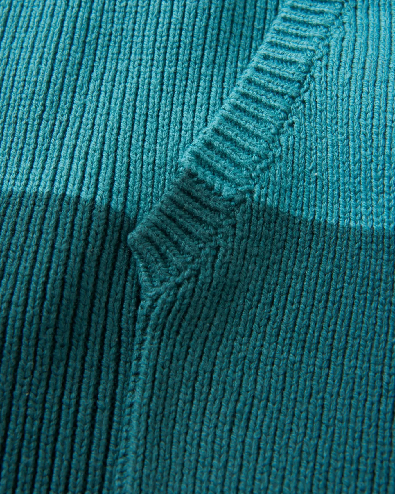 Moments Übergroßer Bio-Strickpullover mit Kapuze - Mehrfarbig gestreift
