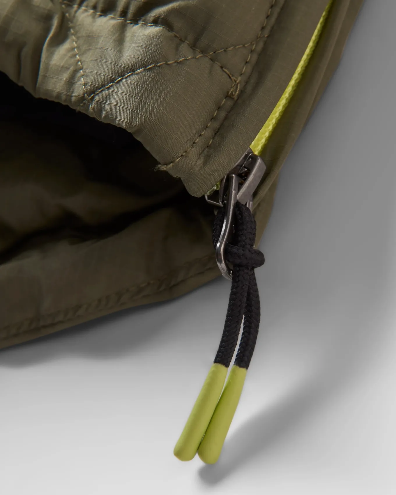 Ocean recycelte isolierte 1/2 Zip Jacke - Staubige Olive