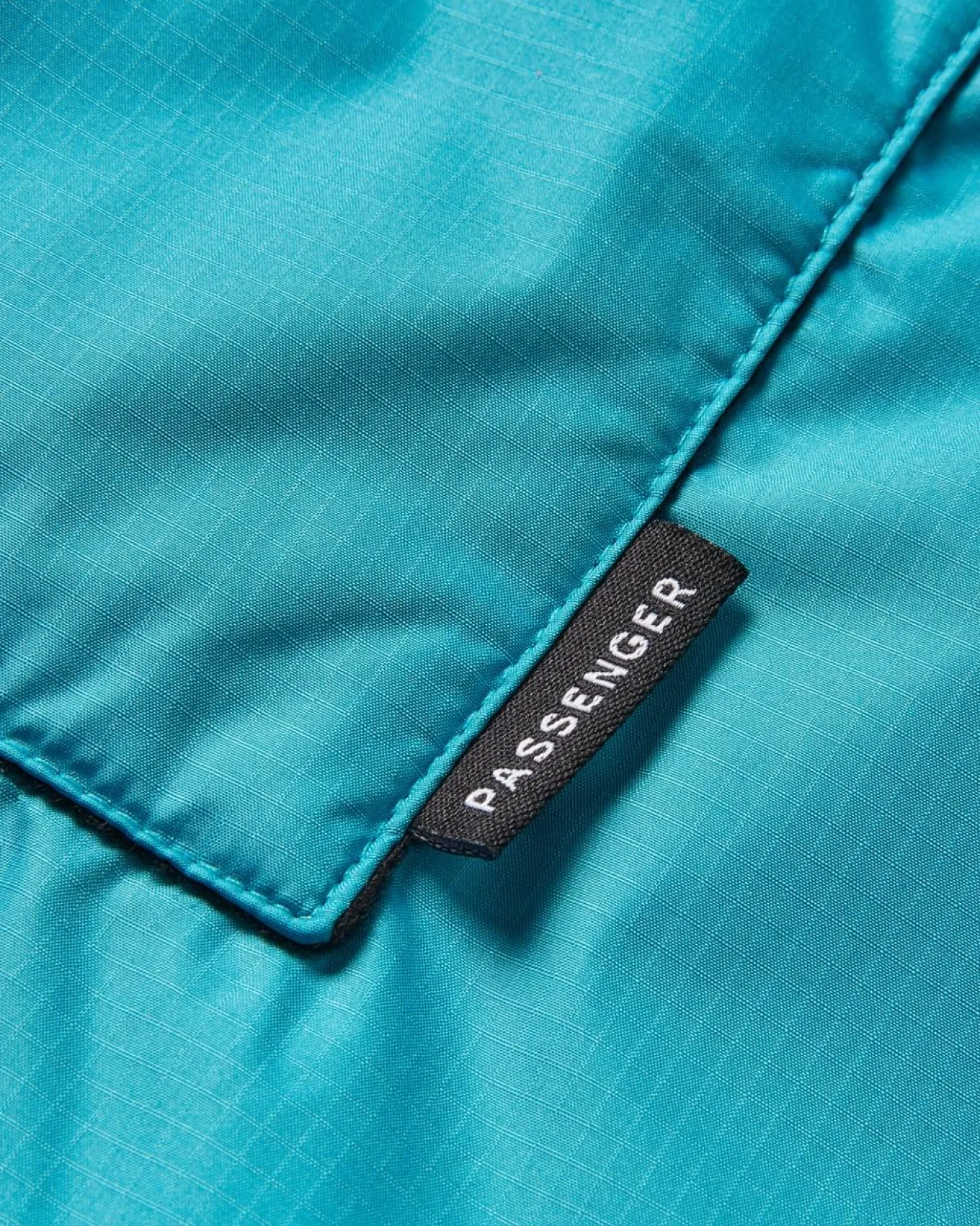 Roaming recycelter Sherpa-Surfponcho - Viridiangrün/Orchidee