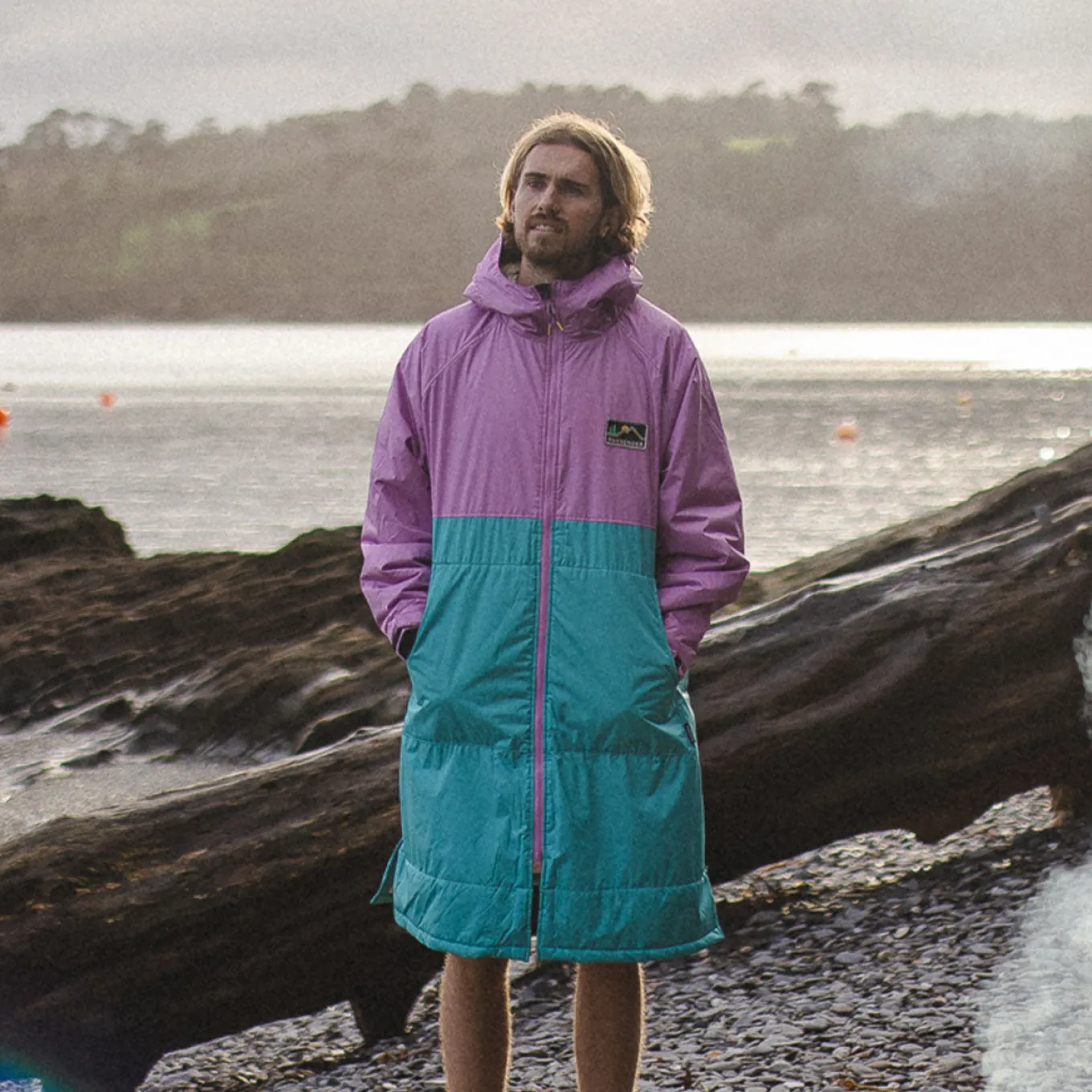 Roaming recycelter Sherpa-Surfponcho - Viridiangrün/Orchidee