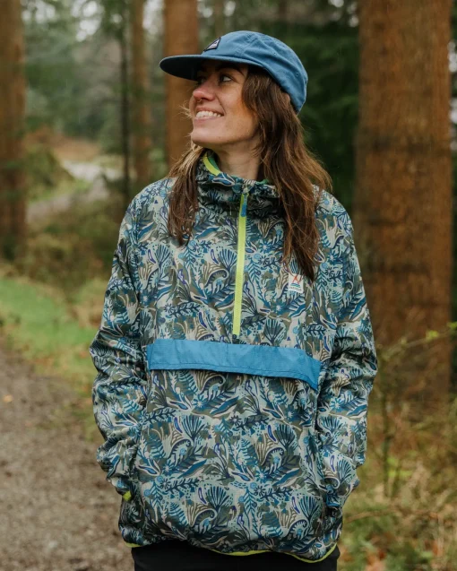 Viento Recycelte Windjacke Anorak - Abstrakte Seealge Pistazie