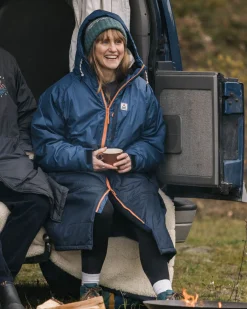 Waves Recycelter Sherpa Gefütterter Surf-Poncho - Dunkles Denim/ Tiefes Marineblau