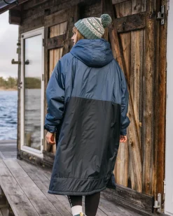 Waves Recycelter Sherpa Gefütterter Surf-Poncho - Dunkles Denim/ Tiefes Marineblau