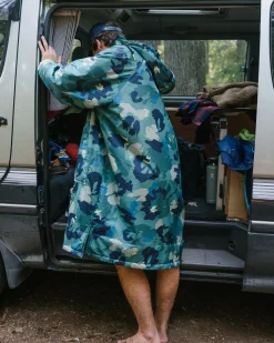 Waves Recycelter Sherpa Gefütterter Surf-Poncho - Alpen-Tarnung Regenwald