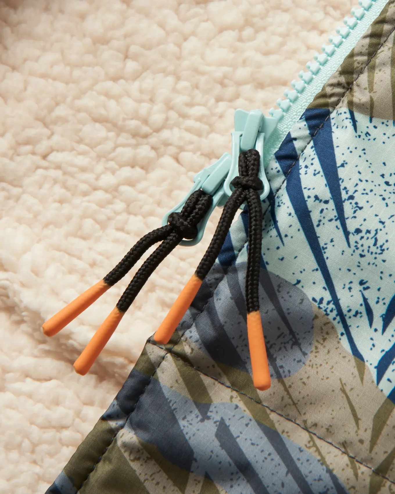 Waves Recycled Sherpa Lined Changing Robe - Palm Camo Apricot