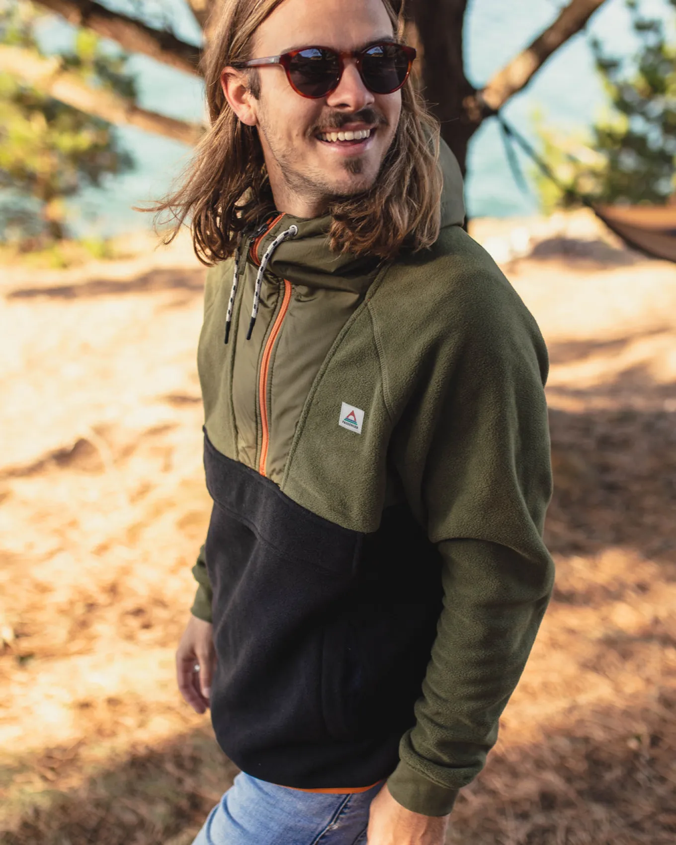 Woodland Kapuzenpullover mit 1/2 Reißverschluss aus recyceltem Polarfleece - Echtes Schwarz/ Khaki